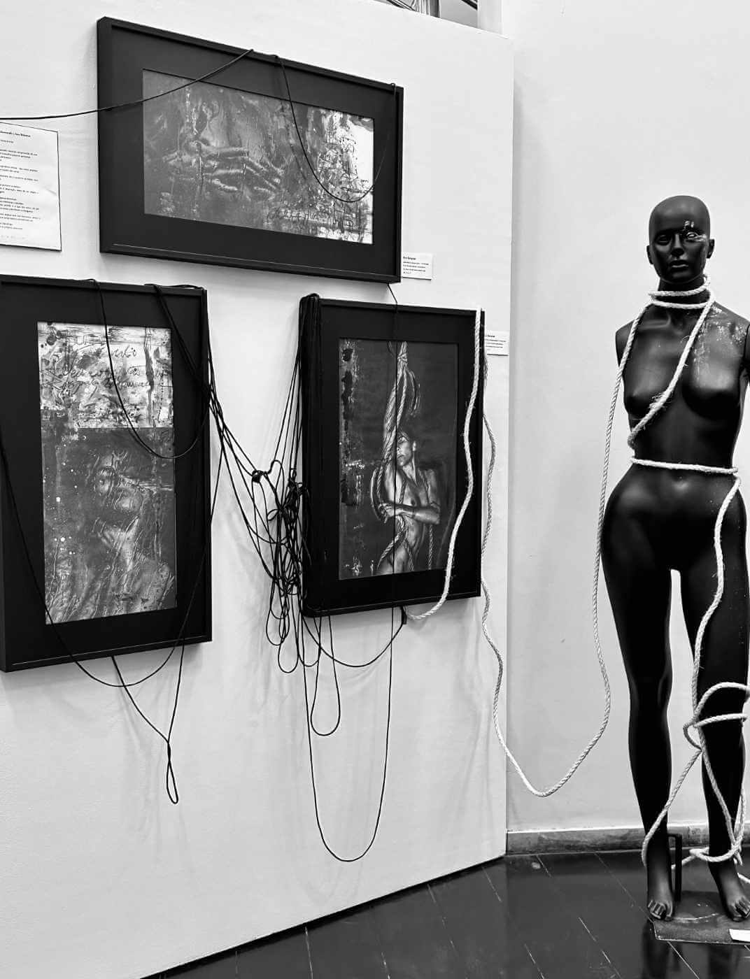 Imagem conceitual de Ana Belumat com pintura e textura